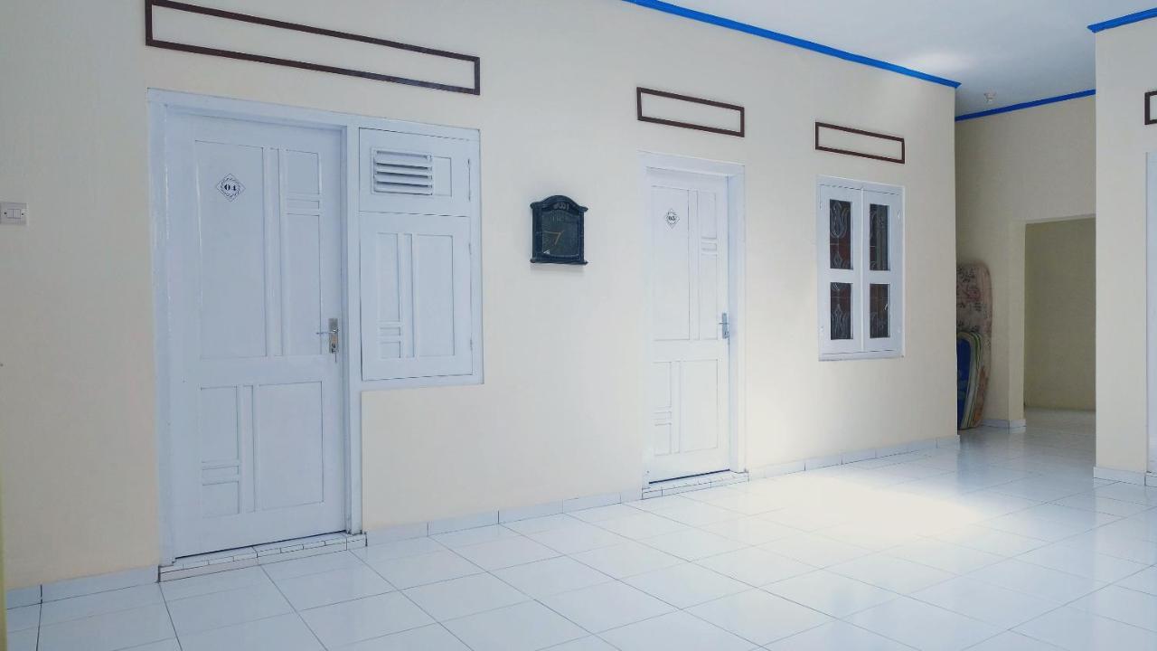 Reddoorz Syariah At Griya Soeratin Pacitan Hotel Kültér fotó