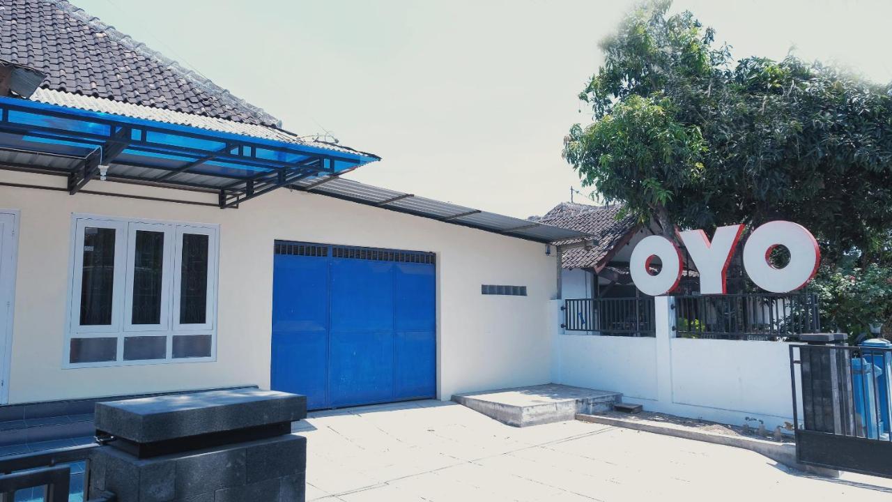 Reddoorz Syariah At Griya Soeratin Pacitan Hotel Kültér fotó